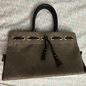 Dooney & Bourke classic handbag